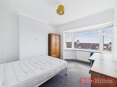 4 bedroom terraced house to rent - Photo 5