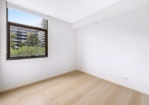 New Timber Flooring I Parkside Home I Walk to Shops & Station - Photo 1