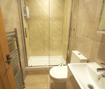 2 bedroom end of terrace house to rent - Photo 1