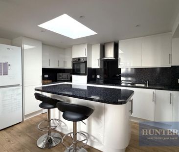 1 bedroom Flat To Let - Photo 2