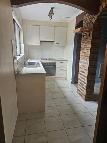 3/27 Mowatt Street, Queanbeyan - Photo 4