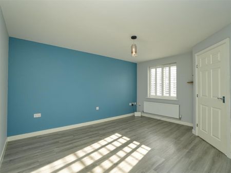 2 bedroom House To Let Total Size: 765 SQ FT - Photo 2