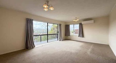 Spacious 4-Bedroom Home in Prime Browns Bay Location! - Photo 4