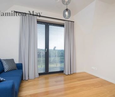 Nowoczesny, pięknie urządzony dom z trzema sypialniami w Bibicach - Zdjęcie 3