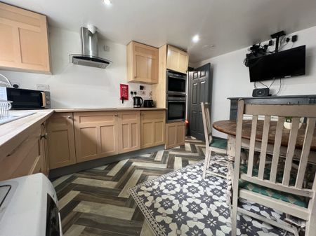 Big Ensuite Rooms In Prime Location - Coventry City Centre - Photo 4