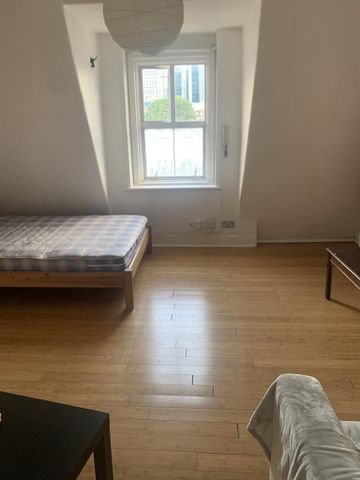 Studio to rent - Photo 3