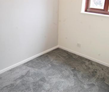 2 bedroom end of terrace house to rent - Photo 4