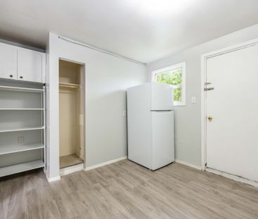 For Lease - 4990 Dundas Street Unit# A, Toronto, Ontario - Photo 4