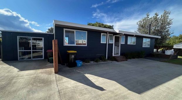 Sunny Papamoa Home with Deck - Photo 1