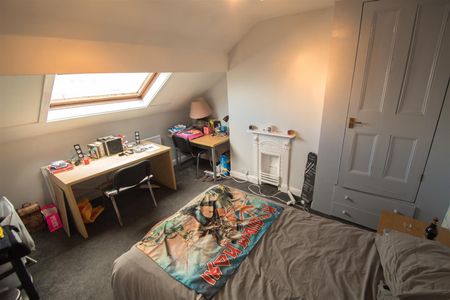 6 bedroom terraced house to rent - Photo 3