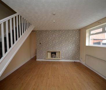 3 bed House - End Terrace for Rent - Photo 3