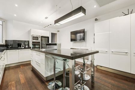 Appartement à louer à Paris 8Ème - Photo 2