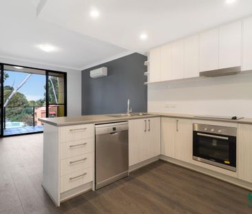 Modern 2-Bed Apartment in Prime Location – Under 4km from the CBD - Photo 1