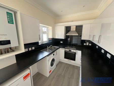3 bedroom flat to rent - Photo 5