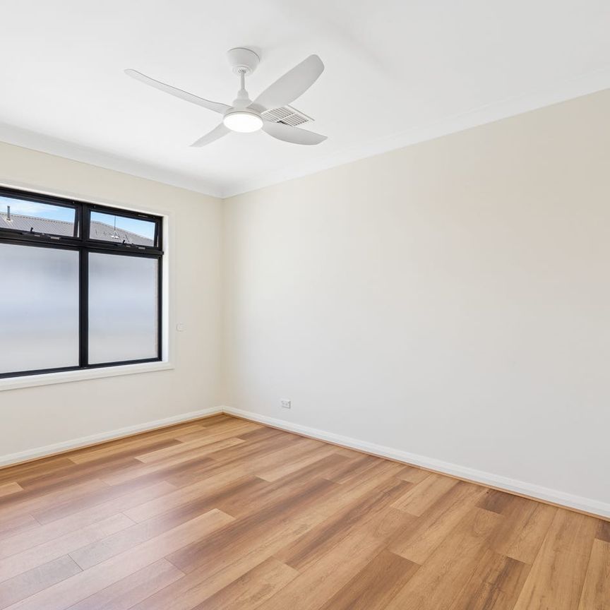 Spacious Townhouse - Photo 1