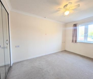 1 bedroom retirement property to rent - Photo 3