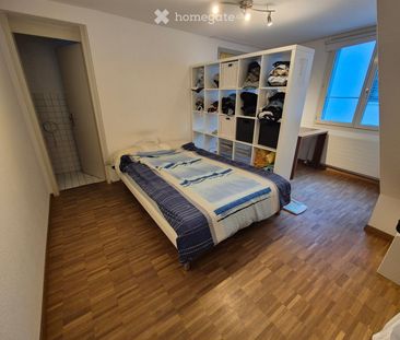 Charmante 2.5-Zimmer-Wohnung mitten in der Altstadt von Baden – per 1. Dezember - Photo 2