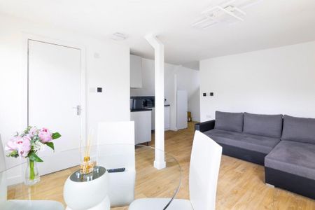 6 bedroom detached house to rent - Photo 4