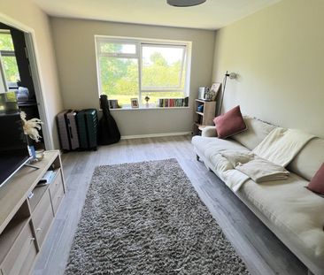 Kingfisher Drive, Guildford - 1 bedroomProperty for lettings - Seym... - Photo 1