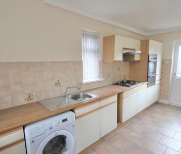 3 bedroom semi-detached house to rent - Photo 5