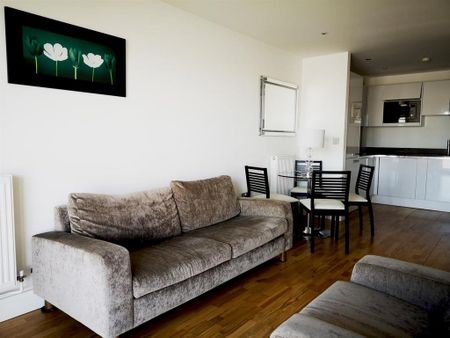 2 bedroom apartment to rent - Photo 2