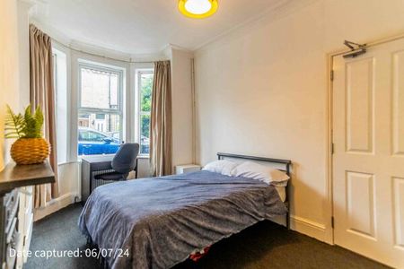 57, Brownlow Street - Photo 3