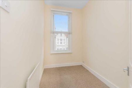 2 bedroom maisonette to rent - Photo 2