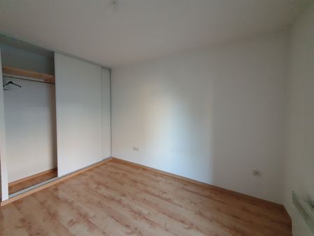 Location Appartement 3 pièces 71m² VALENCIENNES 59300 - Photo 2