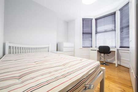 Amble Grove, Sandyford - Photo 2