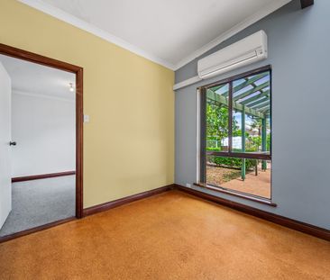 CHARACTER, SPACE & CONVENIENCE IN PRIME RIVERVALE LOCATION - Photo 4