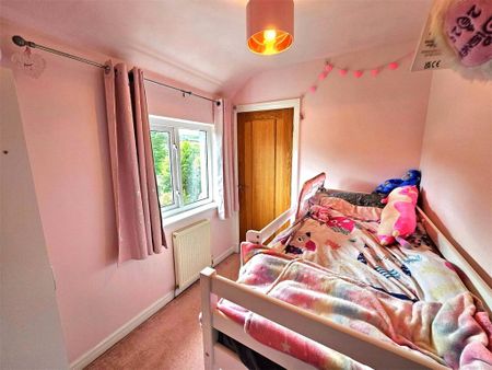 3 bedroom end of terrace house to rent - Photo 5