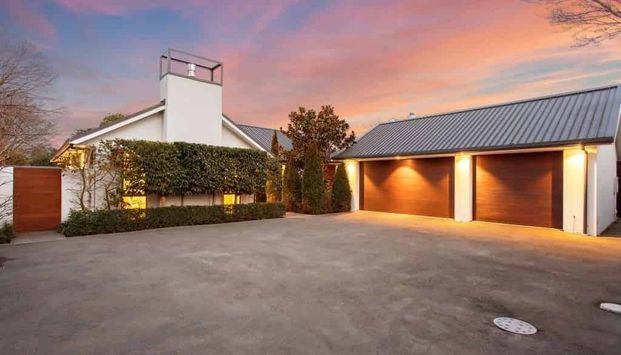 Sensational Large Four Bedroom Home - Photo 1