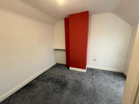 3 bedroom end of terrace house to rent - Photo 3