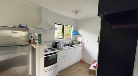 Refurbished 3 Bedroom House - Photo 3