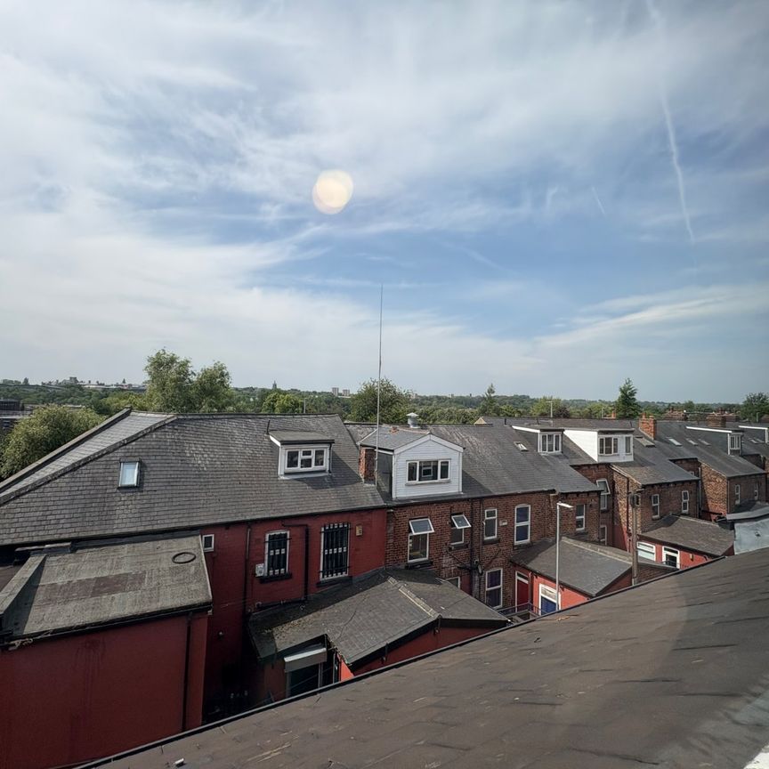 3 bedroom terraced house to rent - Photo 1