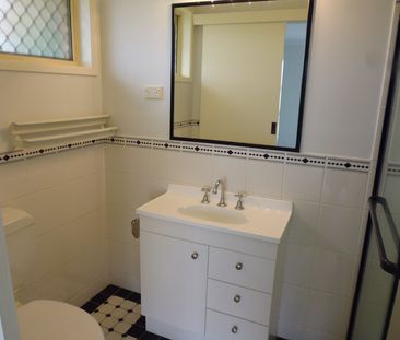 Lovely Brick & Tile Home - Photo 1