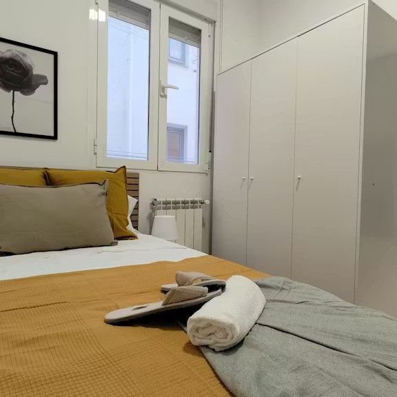 Calle de Trafalgar, Madrid, Community of Madrid 28010 - Photo 1