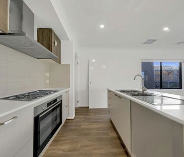 Please contact catie@sweeneyea.com.au for private inspections. - Photo 6