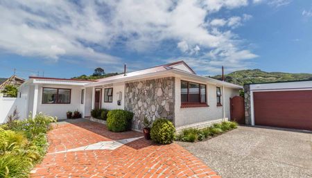 Large family home in Karori! - Photo 5
