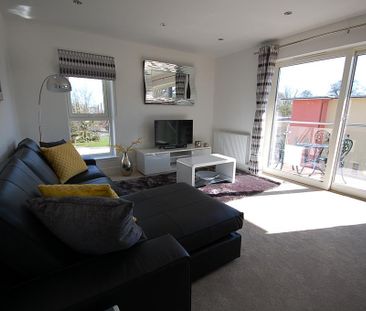 2 bedroom flat to rent - Photo 2