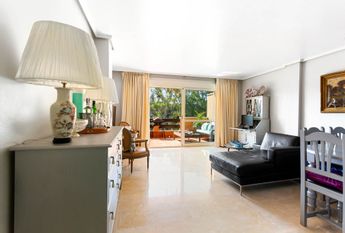Spacious 4 bed penthouse, furnished and equipped in Marbella, near the Dunes of Artola and Cabopino