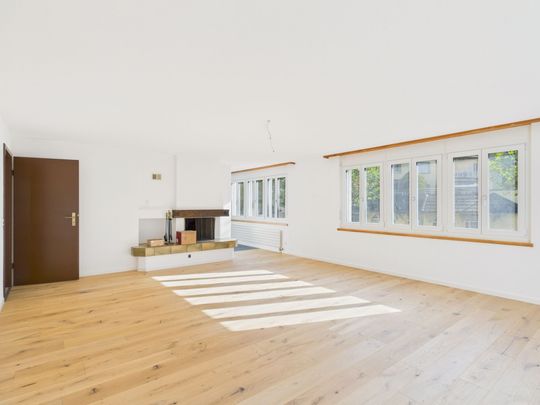 Newly renovated 4.5-room apartment in Flawil - Photo 1