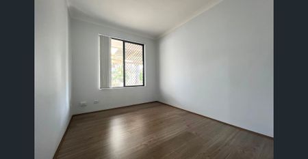 Fresh, Spacious & Super Convenient - Photo 4