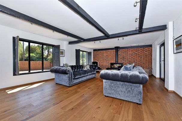 4 bedroom detached house to rent - Photo 1