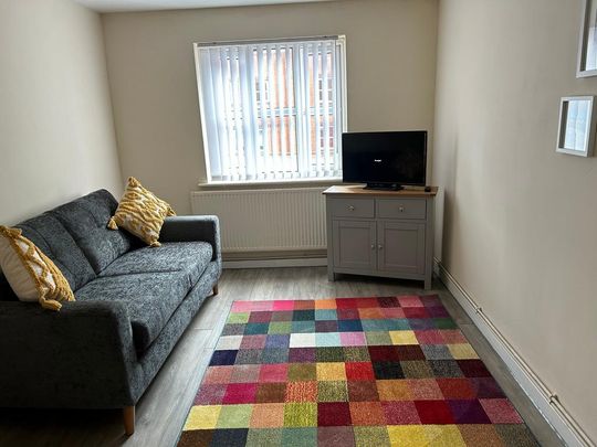 1 bedroom in a house share to rent - Photo 1