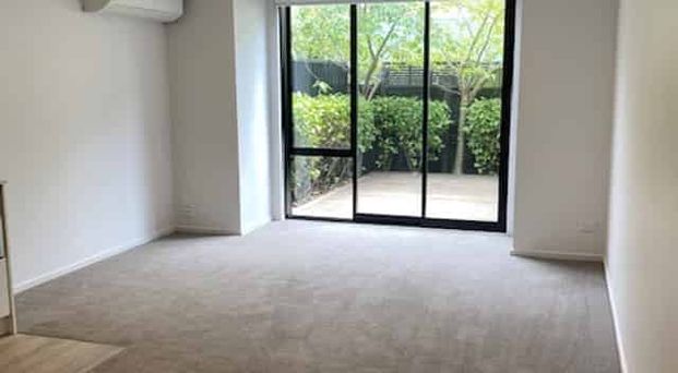 Edgeware Mews Townhouse in Popular Location - Photo 1