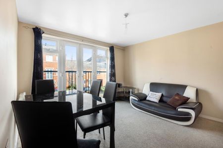 2 bedroom flat to rent - Photo 2