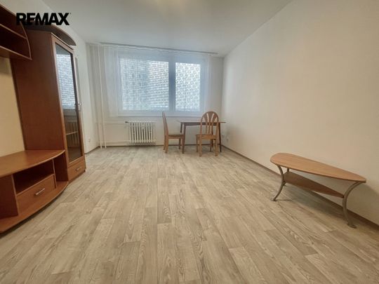 Pronájem bytu 1+1 v osobním vlastnictví 29 m², Praha 4 - Modřany - Photo 1