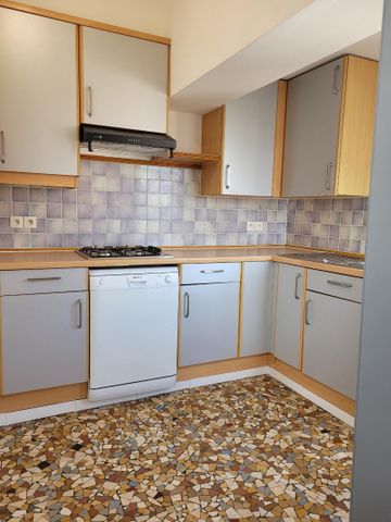 Location Appartement 4 pièces 97m² VIESLY 59271 - Photo 3