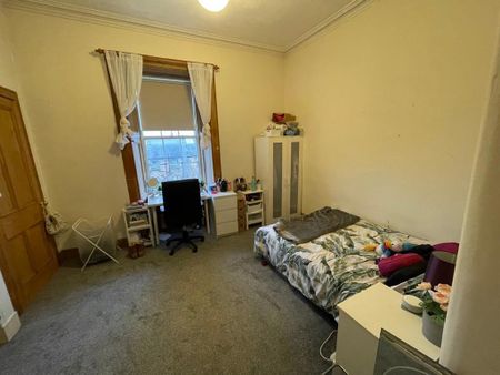 3 bedroom apartment to rent - Photo 3